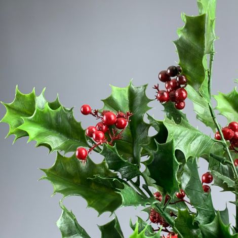 Holly sprig, 92 cm of artificial berries & leaves, poseable stem