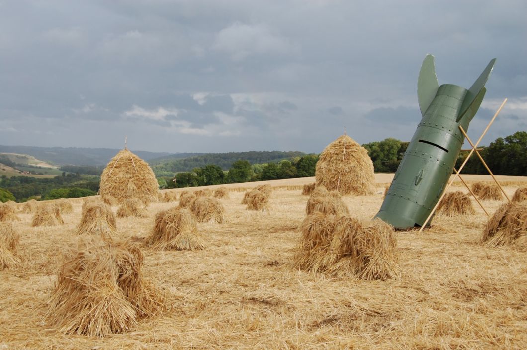 Hay Stooks - www.brandonthatchers.co.uk