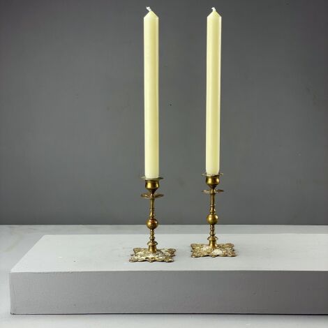 www.brandonthatchers.co.uk Ornate base candlesticks 1 Ornate Base Candlesticks (pair) - RENTAL ONLY