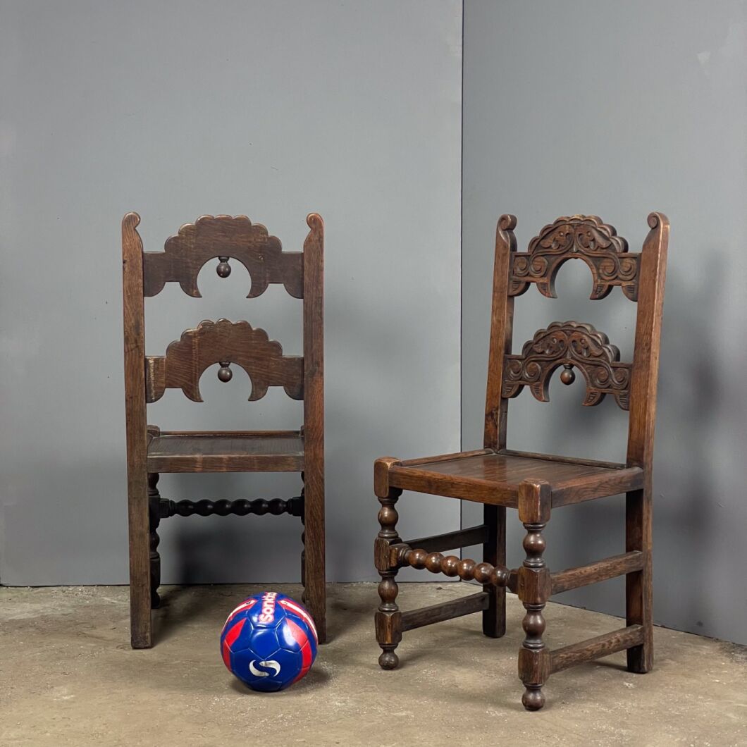 www.brandonthatchers.co.uk Antique carved yorkshire chairs 3 CYCS4.jpg