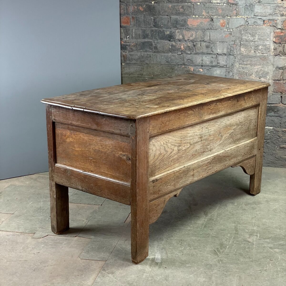 Rustic Blanket Chest RENTAL ONLY Brandon Thatchers