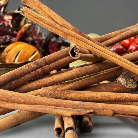 Dried Cinnamon Sticks, 8 or 19 cm long, aromatic and evocative of spice souks & Christmas