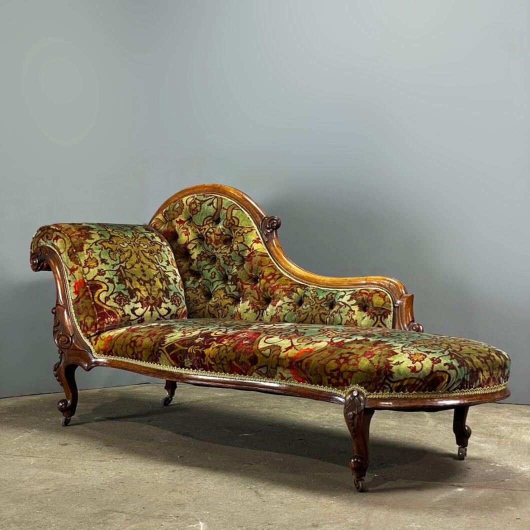 Victorian Chaise Longue RENTAL ONLY Brandon Thatchers