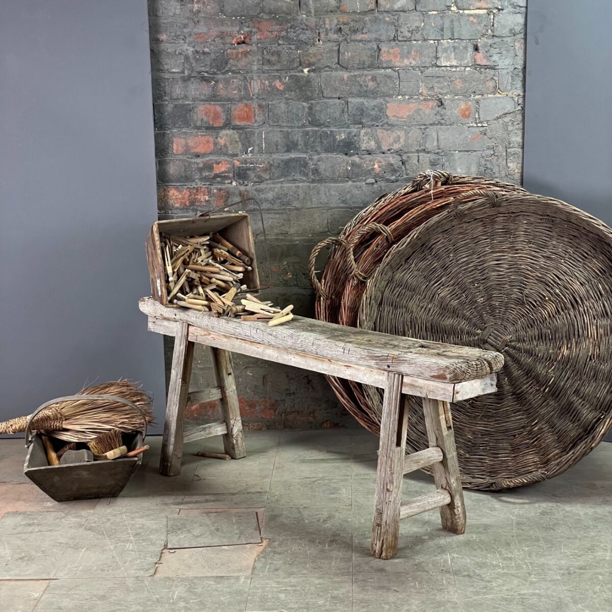 Rustic Bench - RENTAL ONLY - Brandon Thatchers