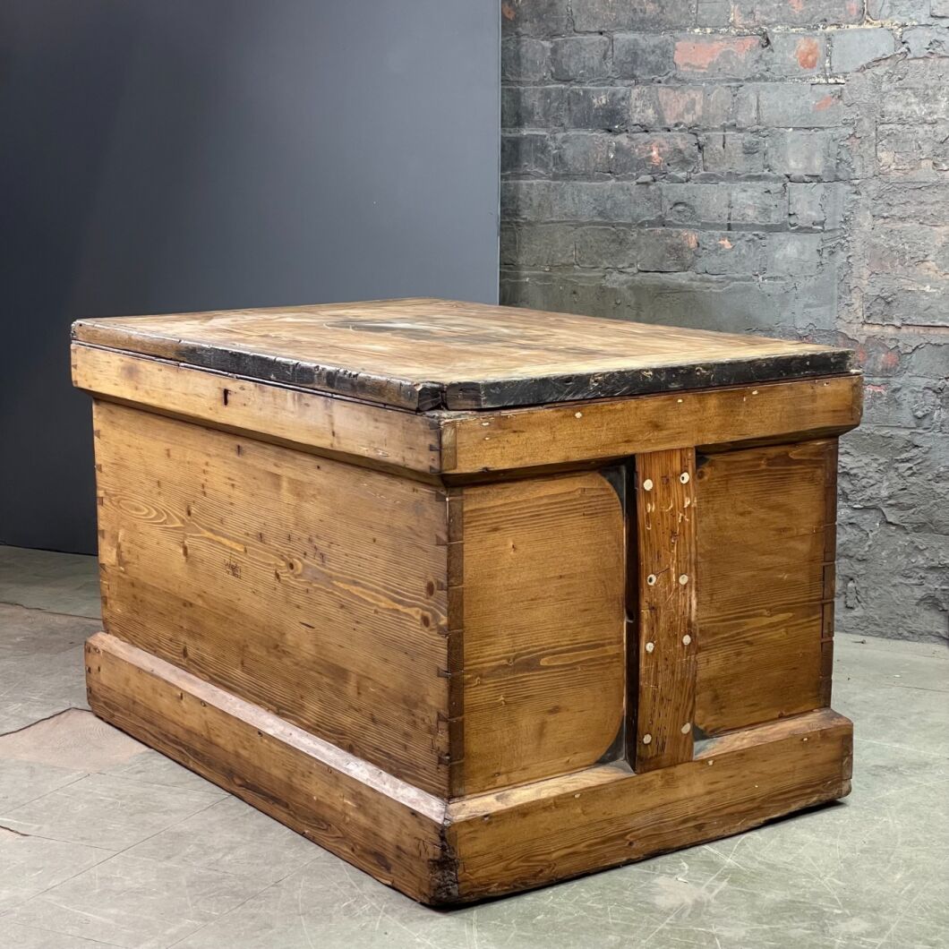 Craftmans work chest 5.jpeg