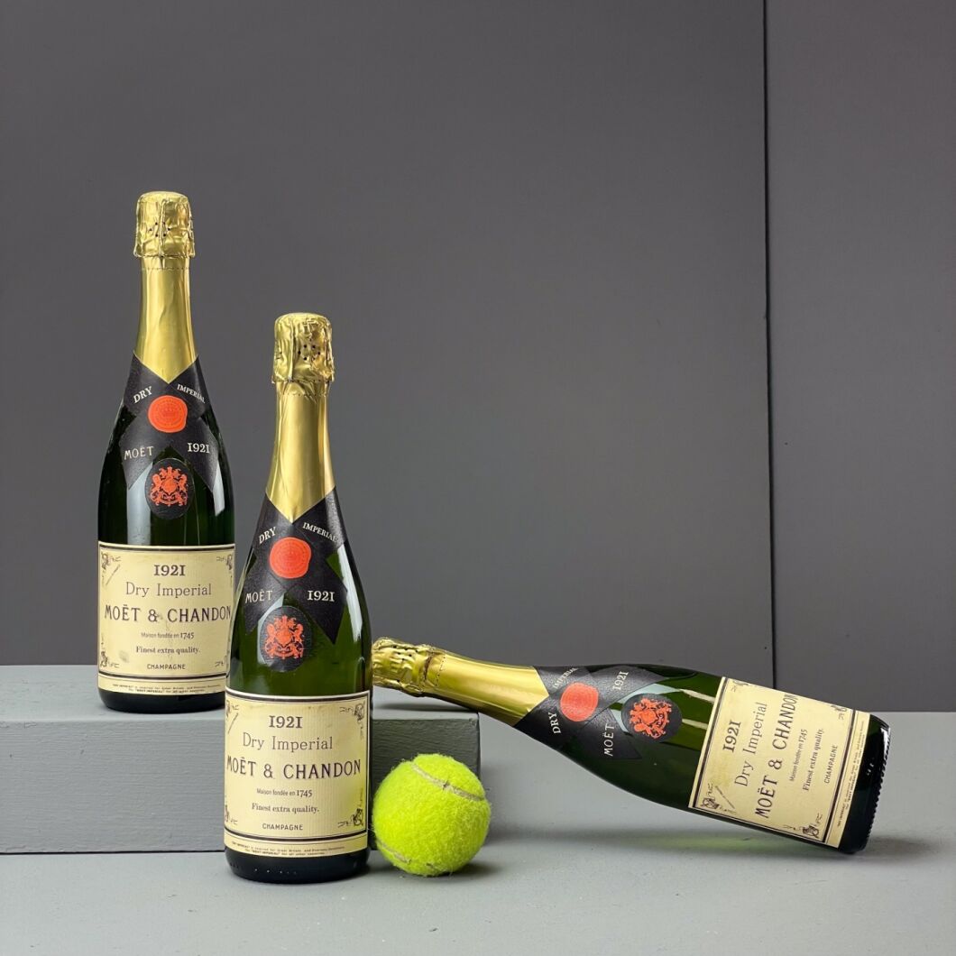 Champagne bottles Moet & Chandon 1921 (x7) - RENTAL ONLY