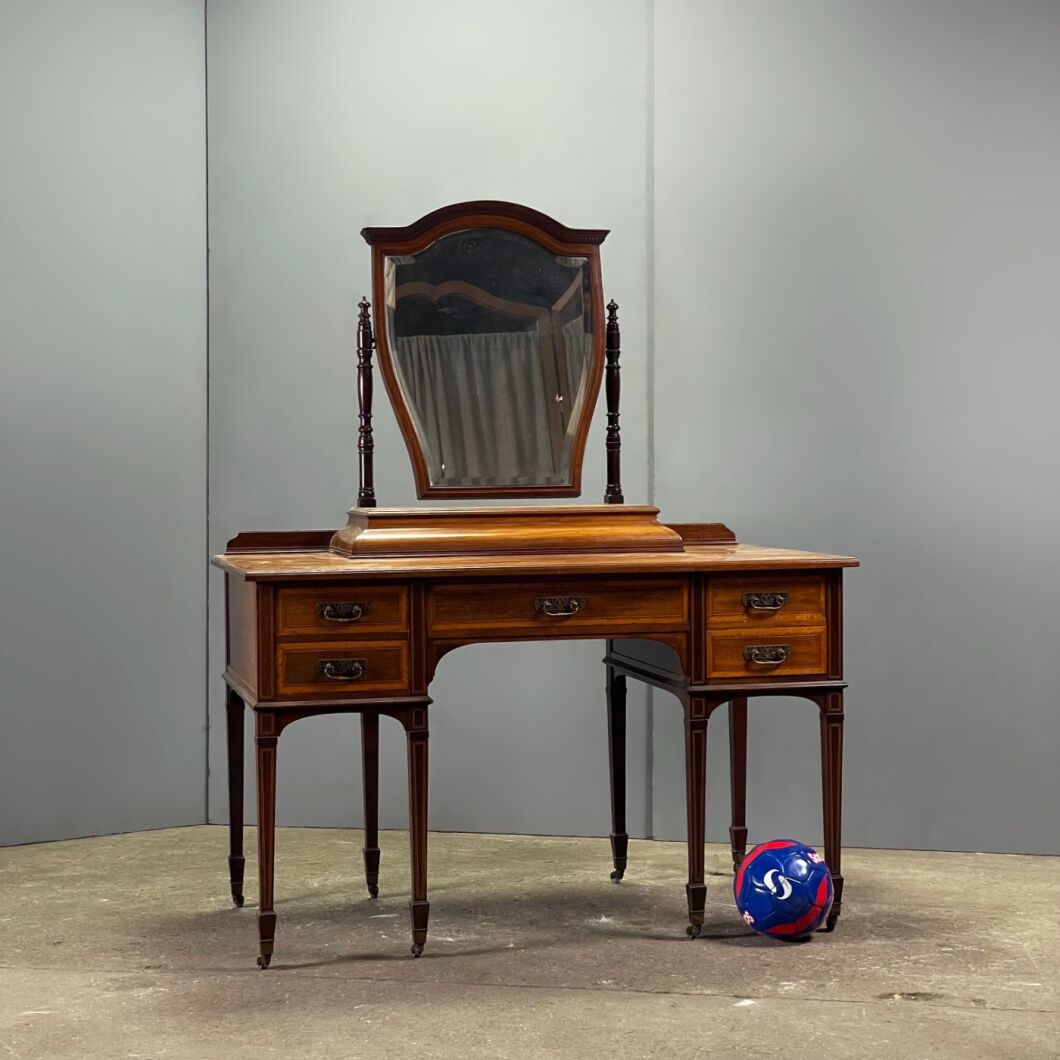 Antique Vanity Table - RENTAL ONLY - Brandon Thatchers Antique Vanity Table - RENTAL ONLY - Brandon Thatchers