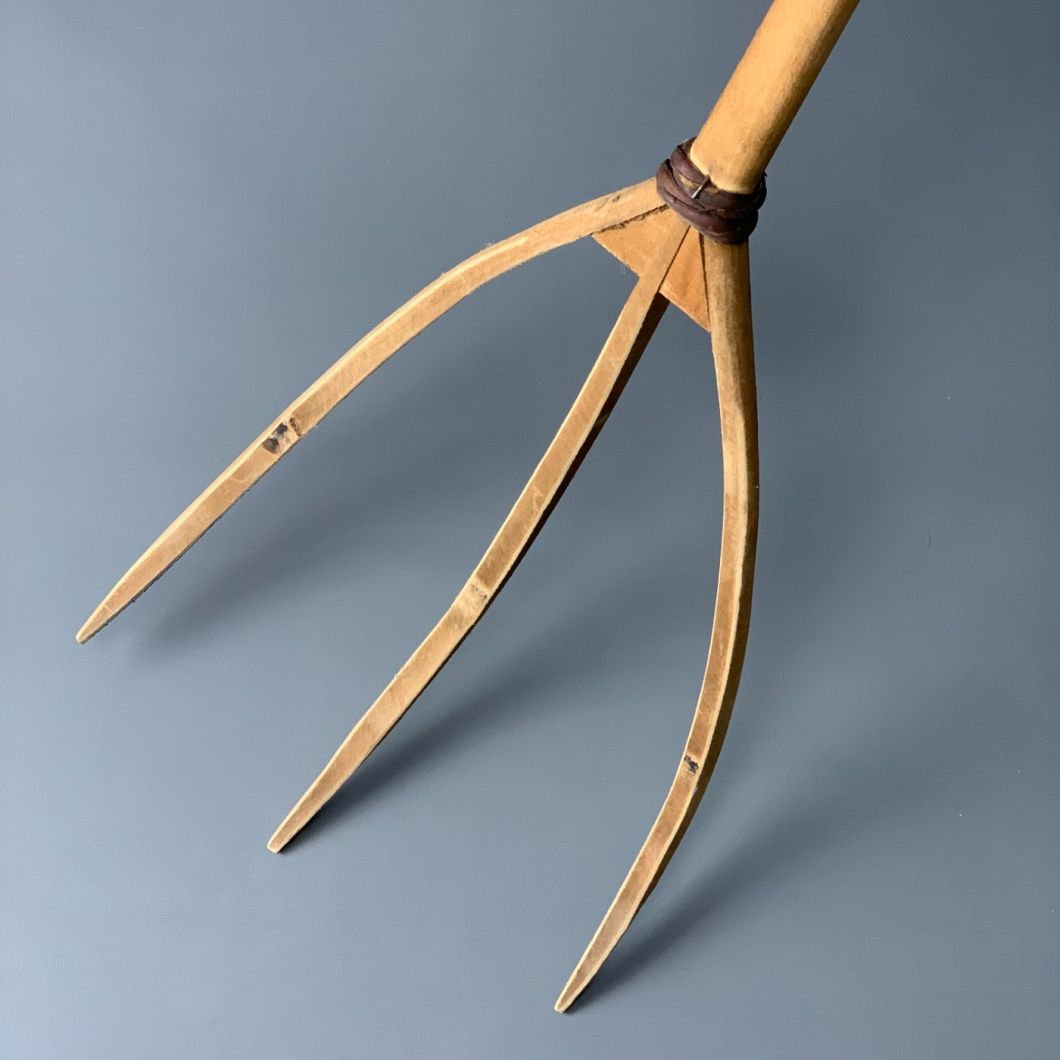 Traditional Hay Fork - www.BrandonThatchers.co.uk Traditional Hay Fork - www.BrandonThatchers.co.uk