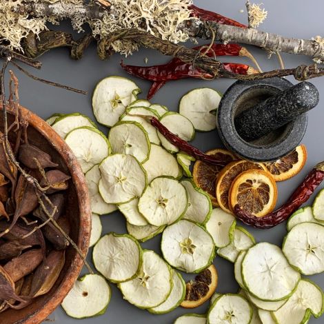 Apple Slices Preserved, approx. 200g/60 slices. Dried natural floral deco