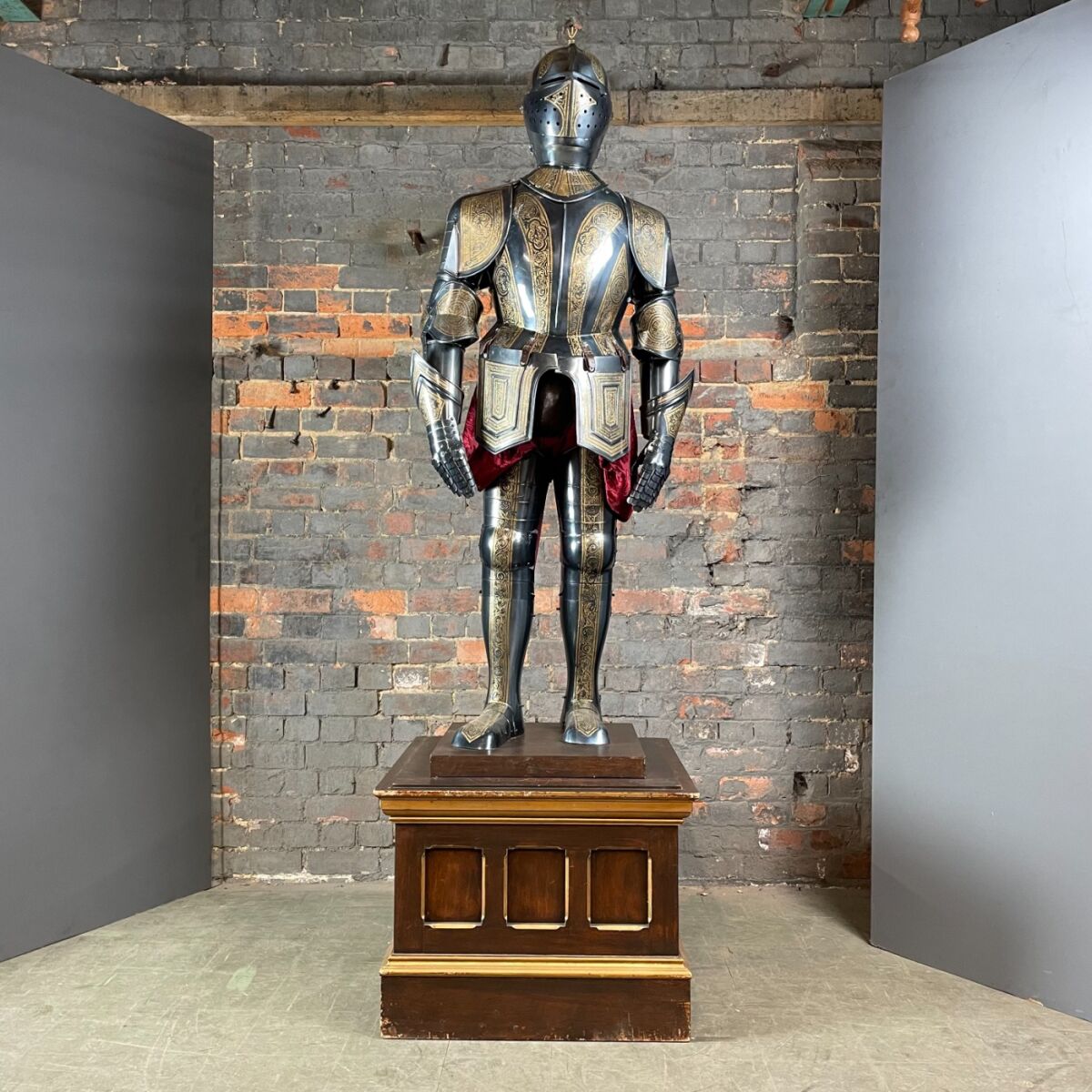 Suit of Armour (5 available) RENTAL ONLY Brandon Thatchers