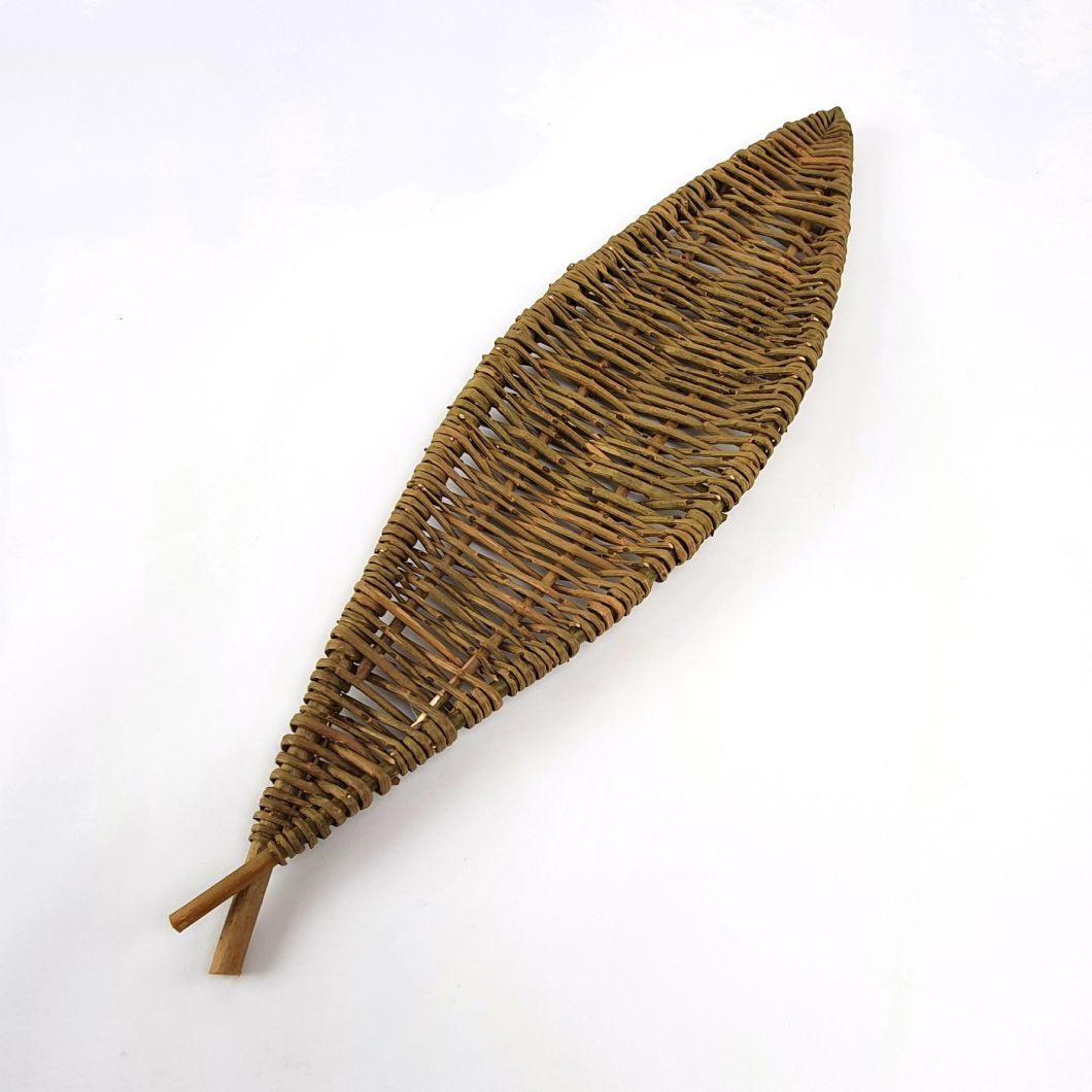 Woven leaf - www.BrandonThatchers.co.uk