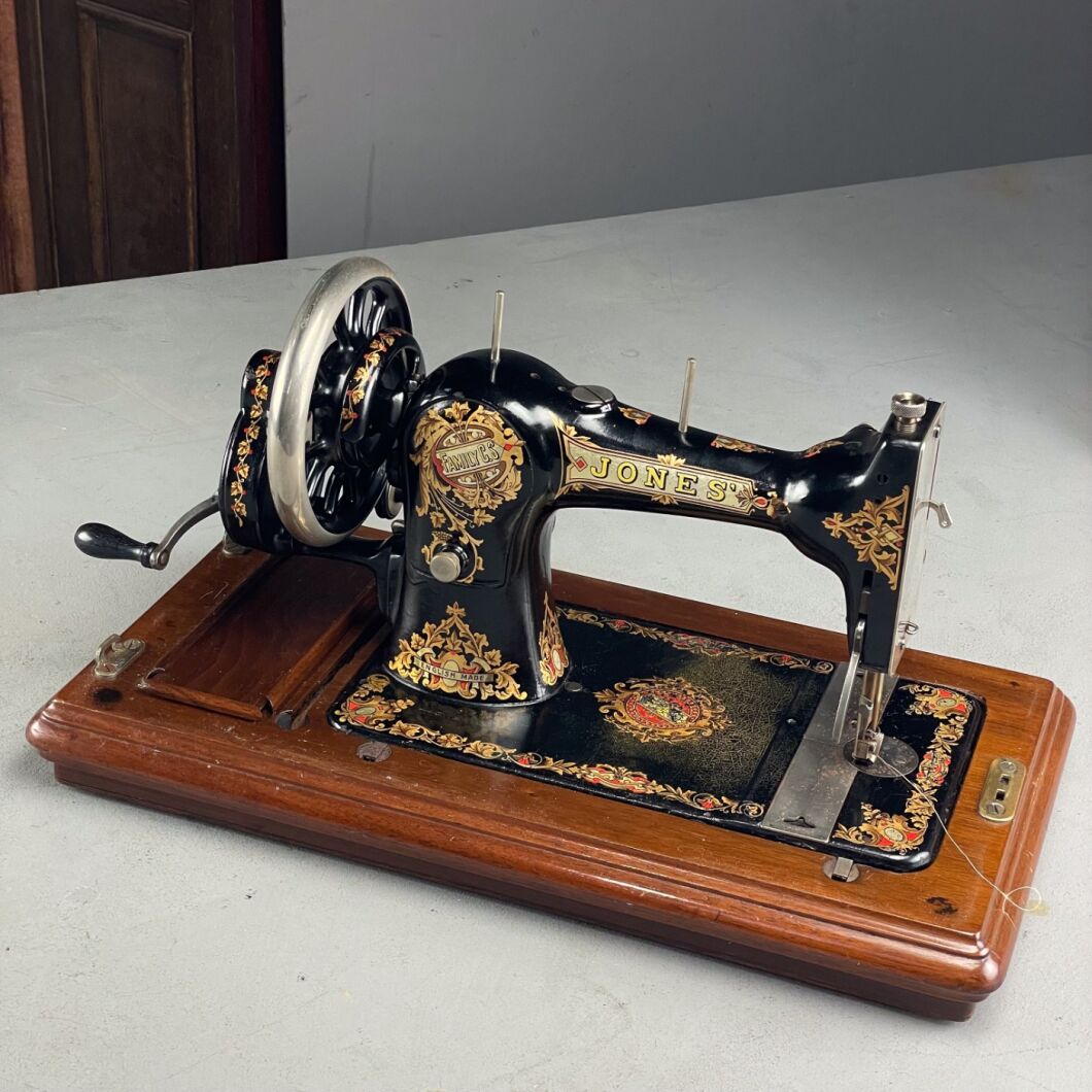 Sewing machine 5.jpg