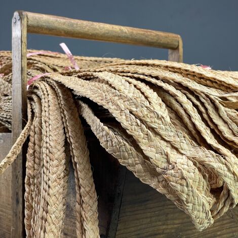 www.brandonthatchers.co.uk Vintage Plaited Cord 9 Vintage Plaited Cord. Approx 2 cm wide by 70 m long. Natural woven