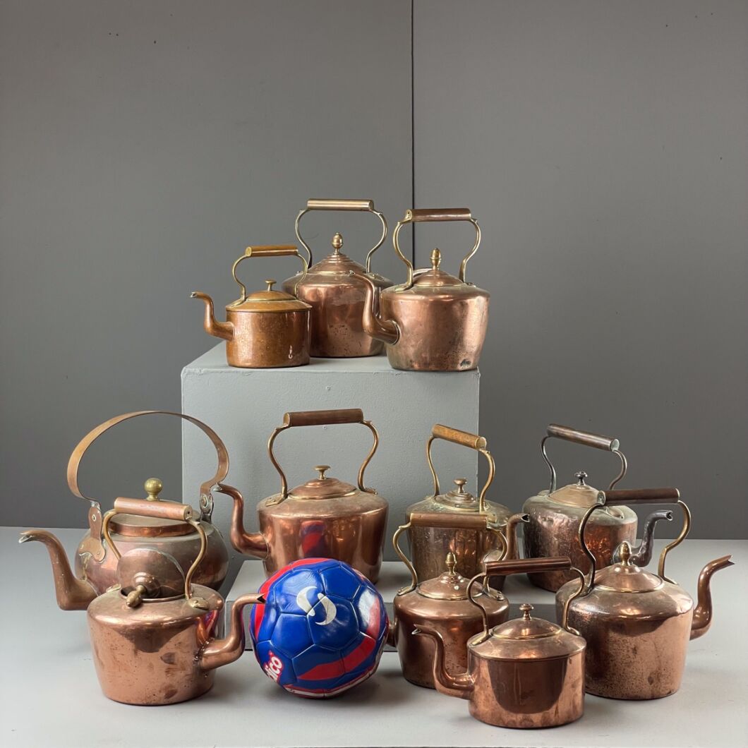 www.brandonthatchers.co.uk Copper kettle with handle collection 4 CKH4.jpg