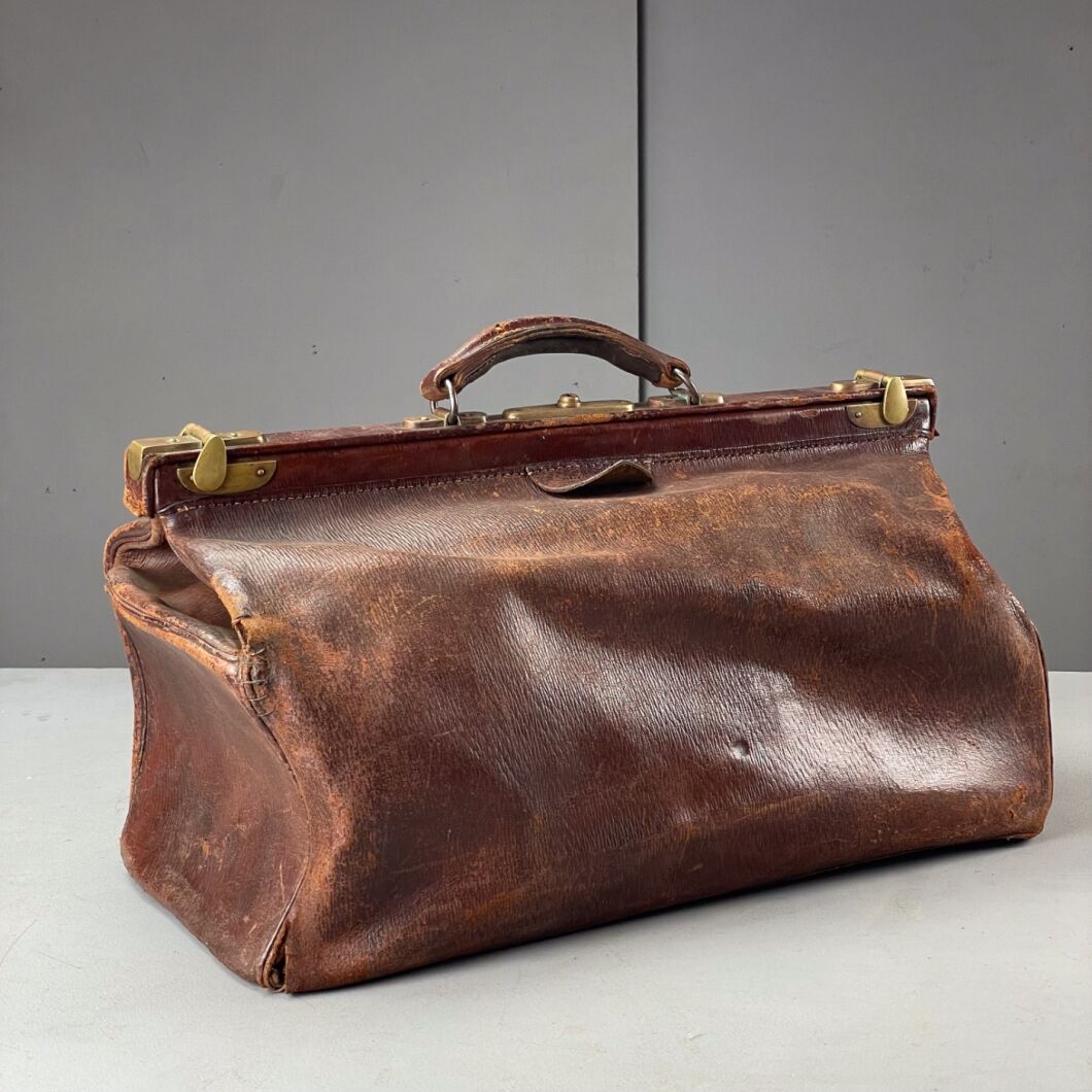 www.brandonthatchers.co.uk Vintage Leather Luggage 7 VLL1.jpg