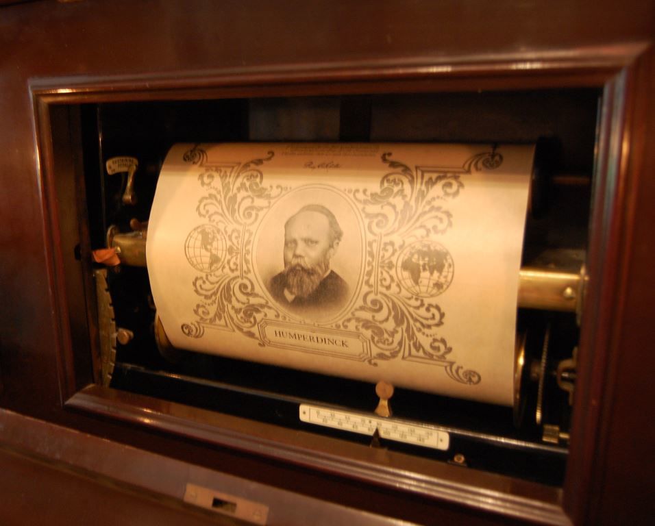 Pianola-1w.jpg Pianola-1w.jpg