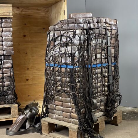 Smugglers (FAKE) Drugs Shipment - RENTAL ONLY