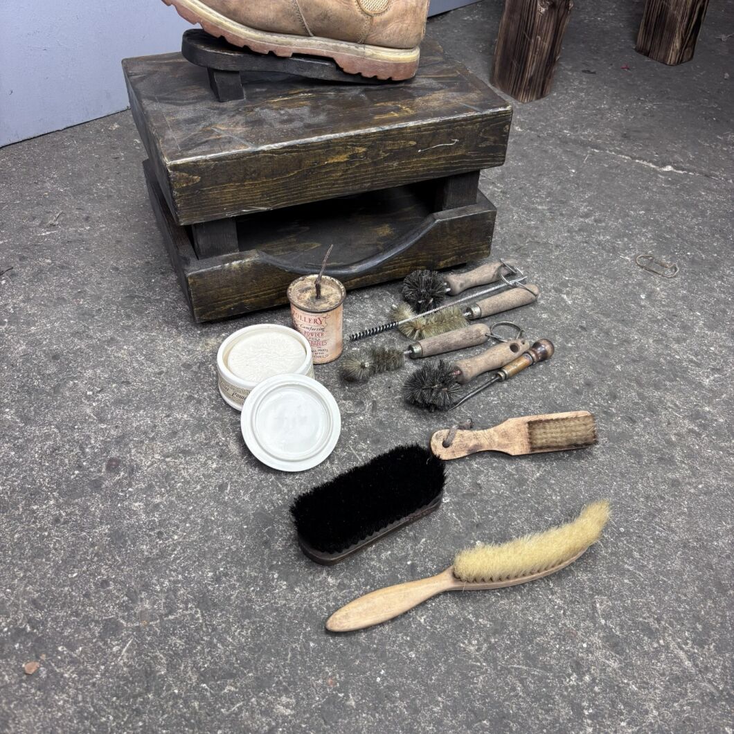 Shoe Shine 4.jpg