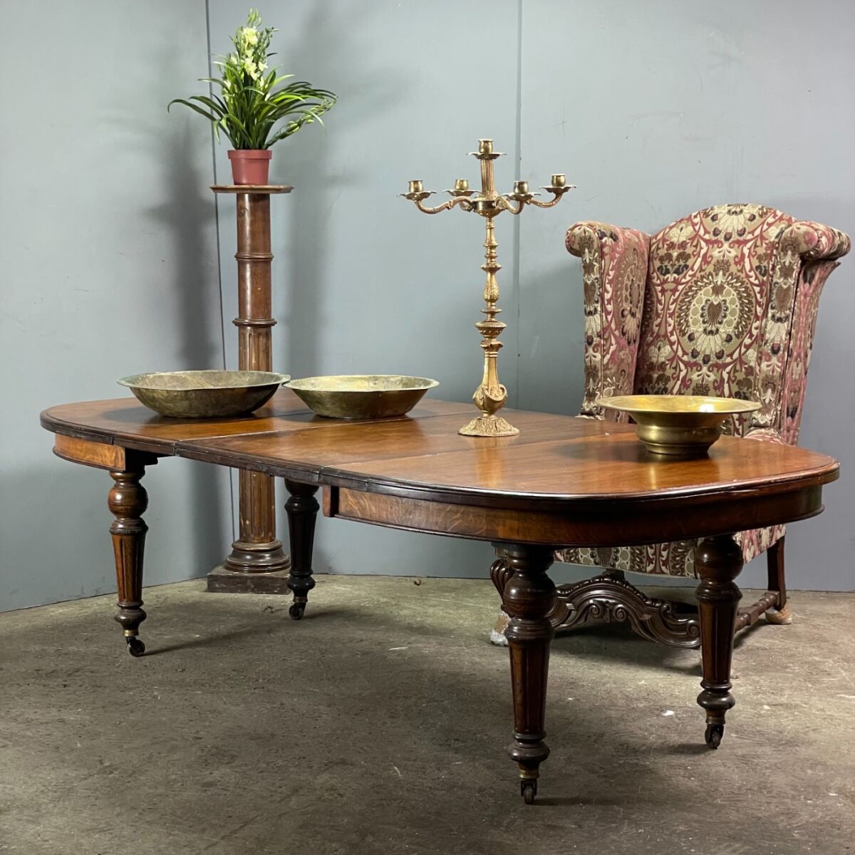 Extendable Dining Table - RENTAL ONLY - Brandon Thatchers