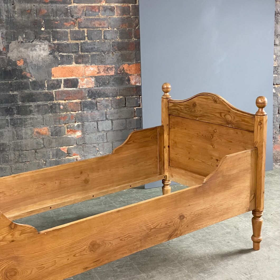 Antique Pine Sleigh Bed RENTAL ONLY Brandon Thatchers