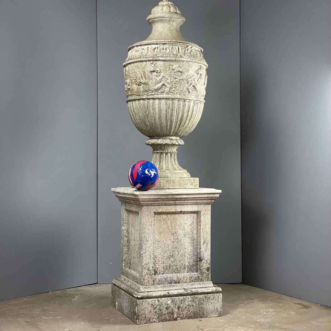 www.brandonthatchers.co.uk Stone Effect Jardinières & Plinths 9 SEJP9.jpg