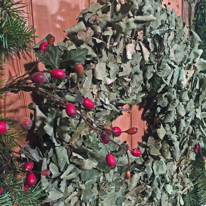 Door-Wreath-Green-oak6-U-sm.jpg Door-Wreath-Green-oak6-U-sm.jpg