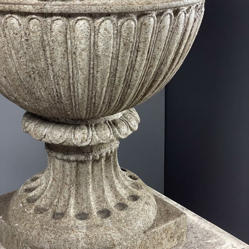 www.brandonthatchers.co.uk Stone Effect Jardinières & Plinths 8 SEJP7.jpg