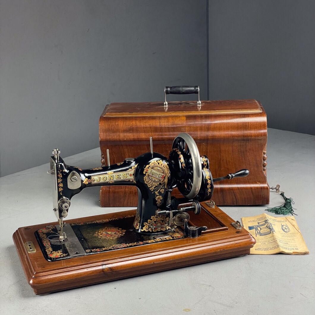 Sewing machine 2.jpg