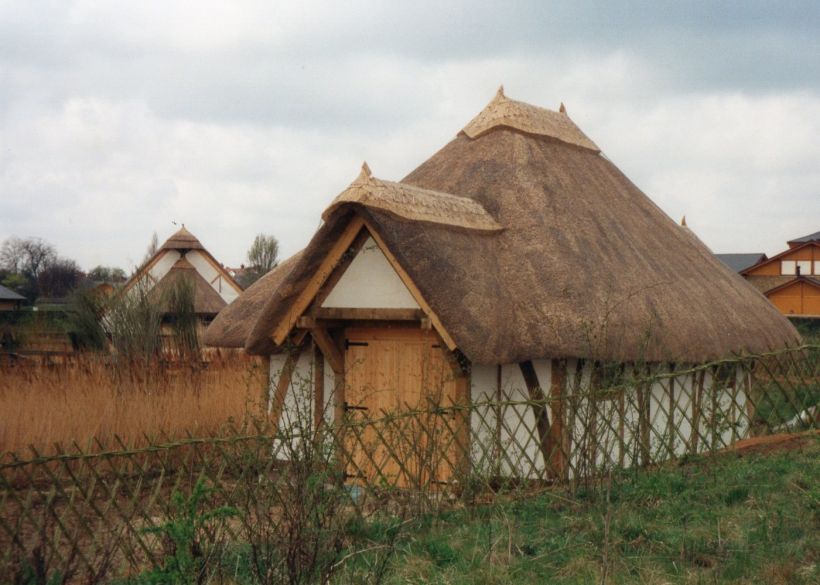 Services Thatching and country crafts.jpg