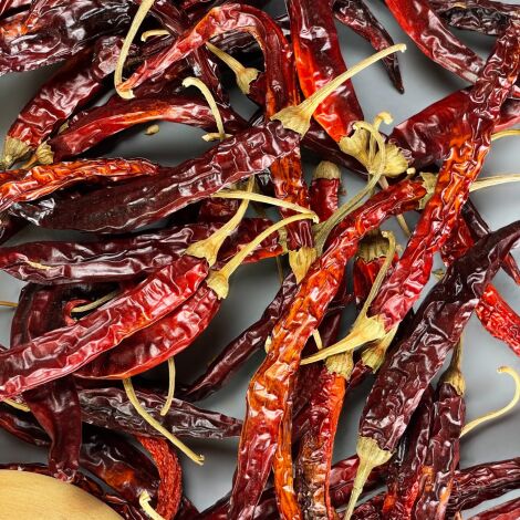 Chilli Fiery Red, 50-gram bag 30 fruits, approx. 14 cm long, natural, dried floral deco