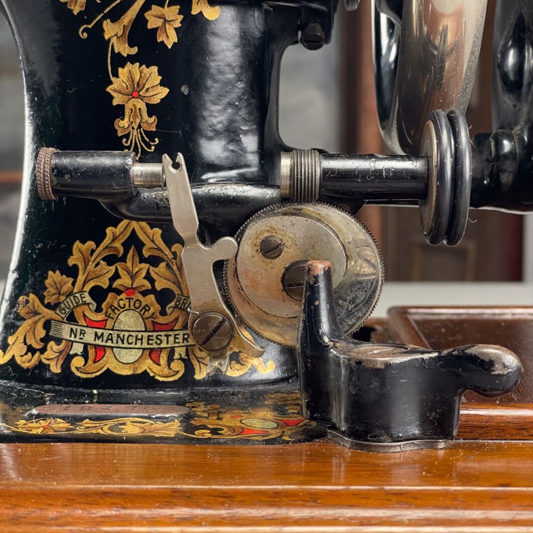 Sewing machine 4.jpg