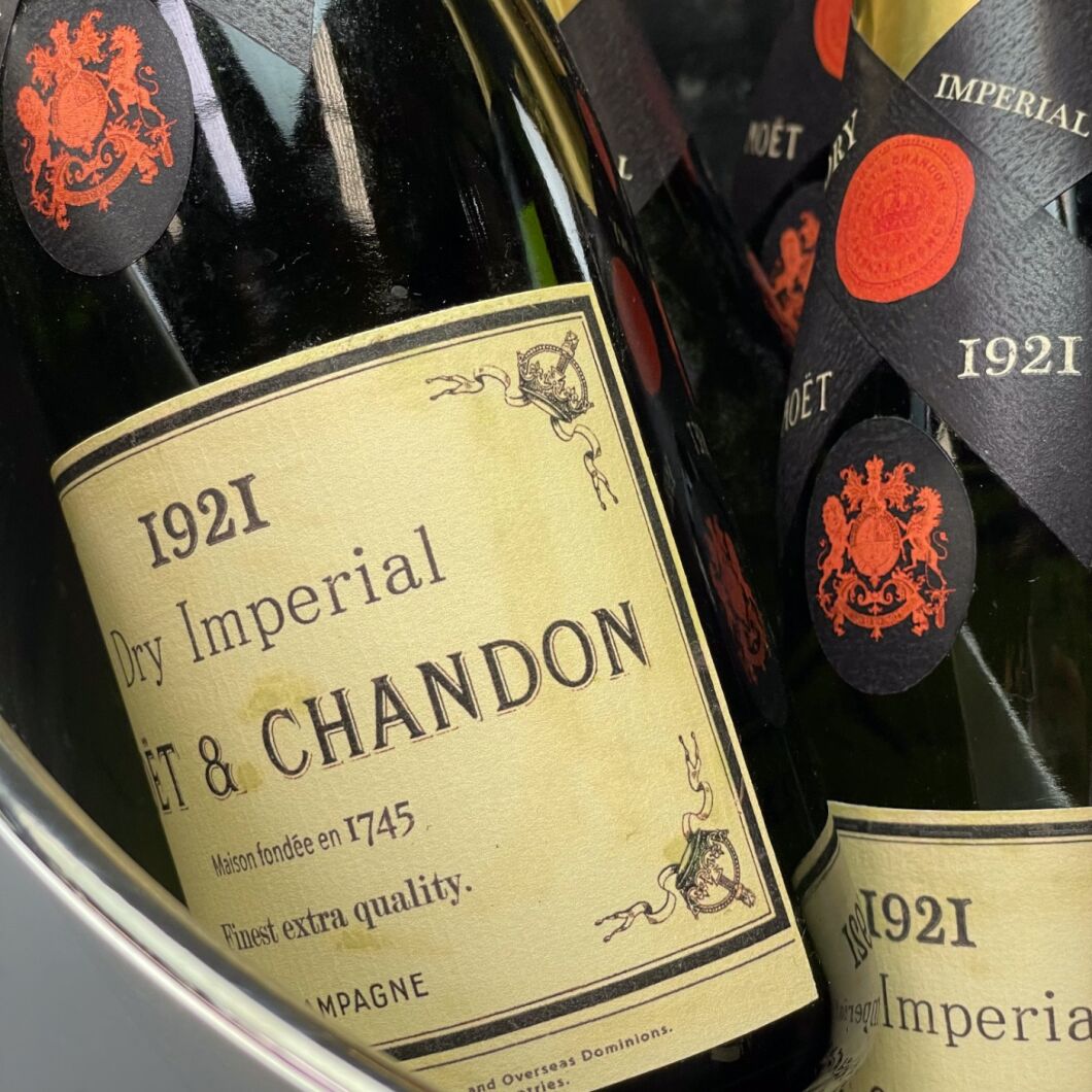 Champagne bottles Moet & Chandon 1921 (x7) - RENTAL ONLY